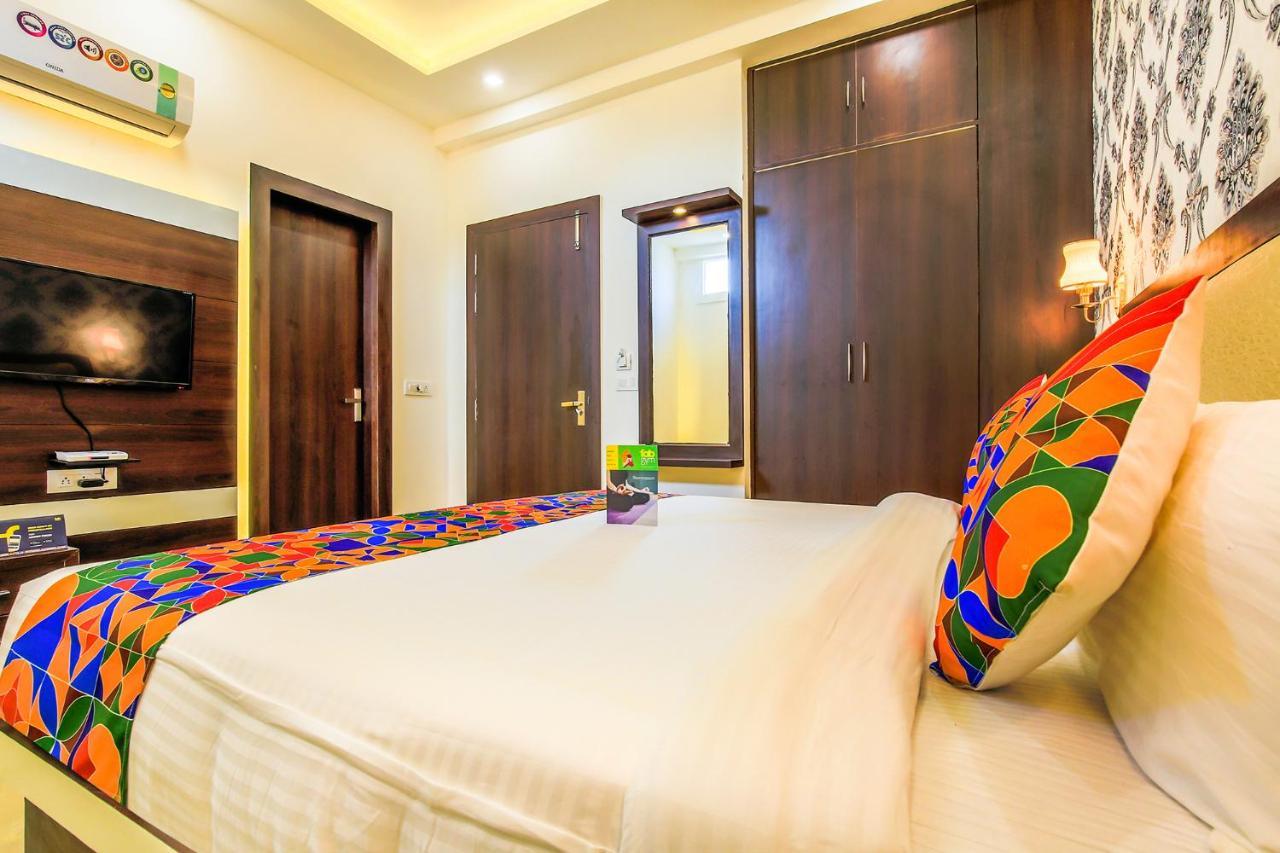 Fabhotel Star Of Taj Restobar Fatehabad Road Агра Экстерьер фото